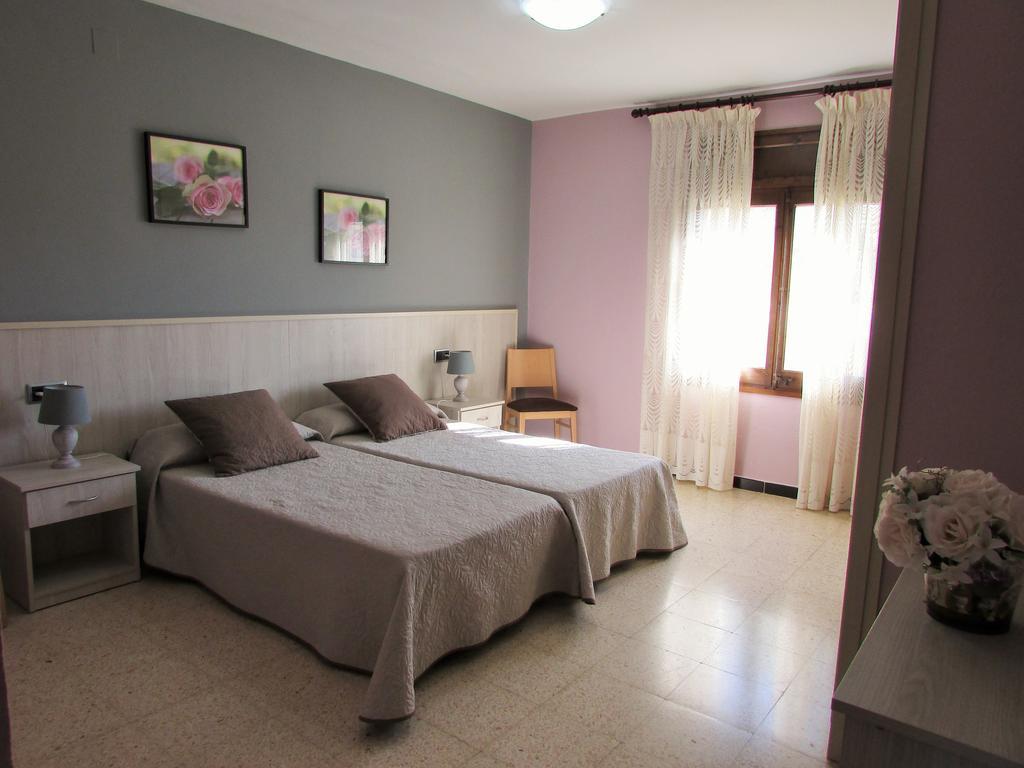 Hostal Can Bassalis Pals Exterior foto